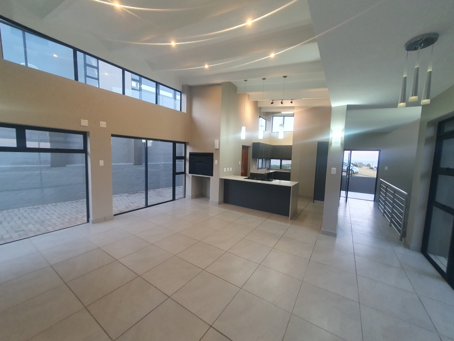 3 Bedroom Property for Sale in Le Grand Golf Estate Western Cape